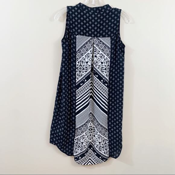 Xhilartion Black/White Mixed Pattern Tunic Dress - Picture 6 of 6
